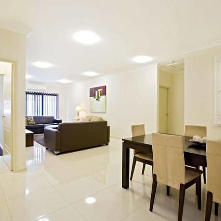 Astina Serviced Apartments - Central Penrith Extérieur photo