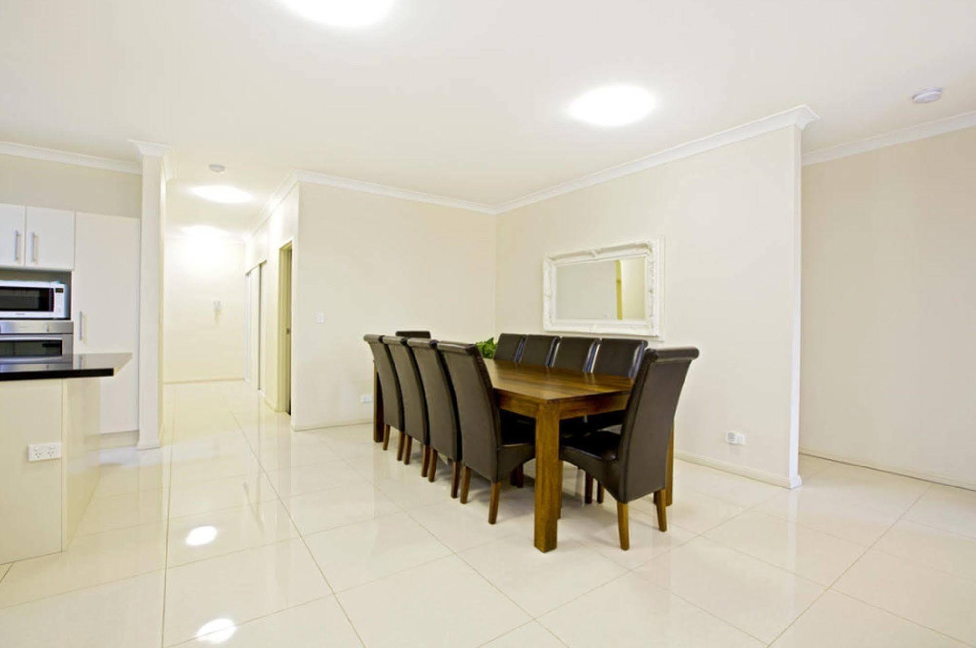 Astina Serviced Apartments - Central Penrith Extérieur photo