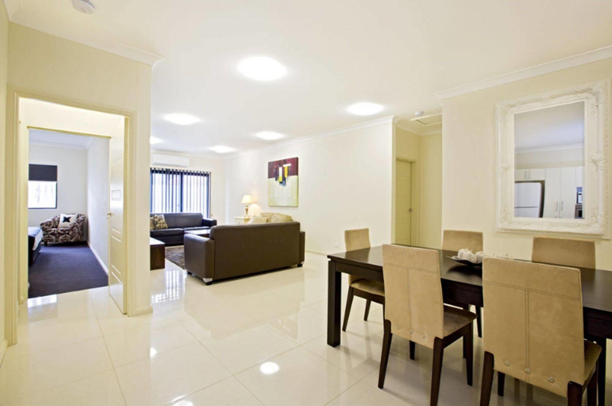 Astina Serviced Apartments - Central Penrith Extérieur photo