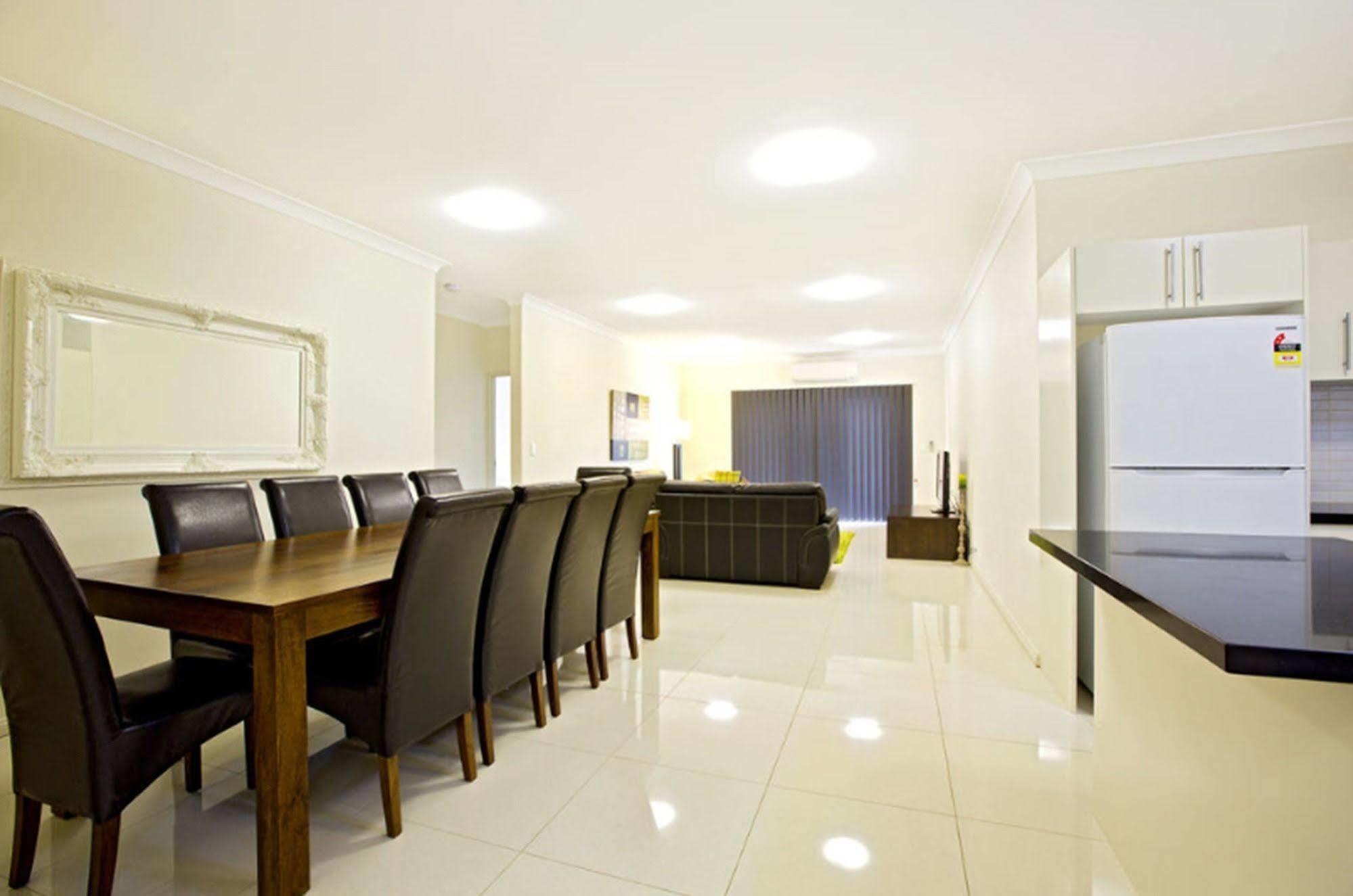 Astina Serviced Apartments - Central Penrith Extérieur photo
